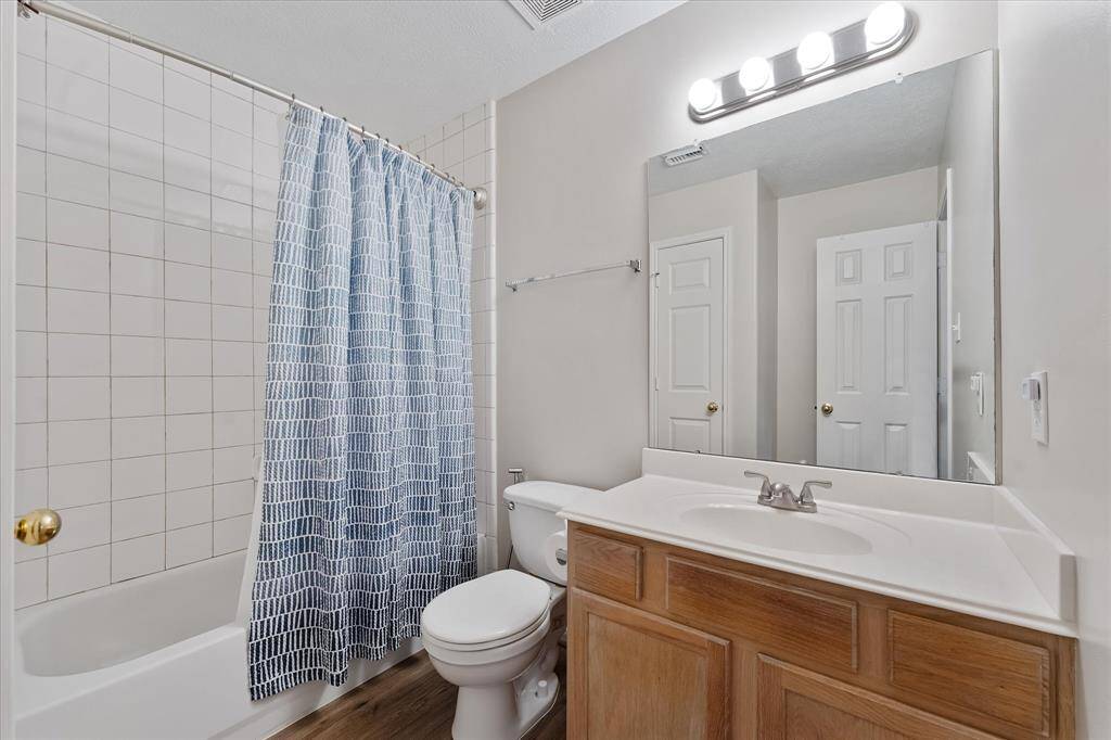 Full bathroom upstairs.