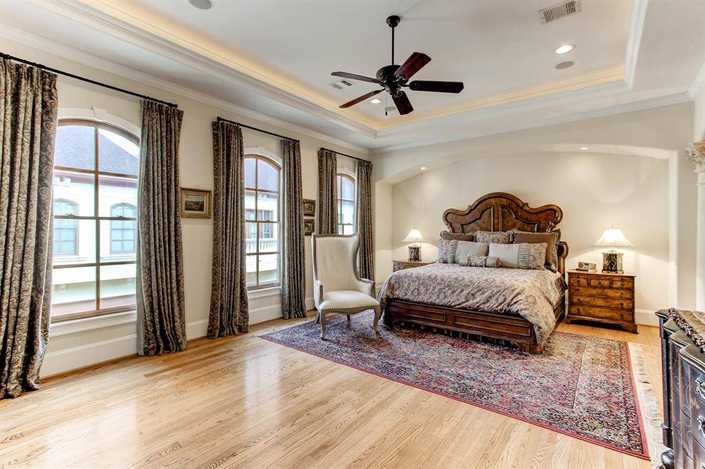 Another view of the primary bedroom.