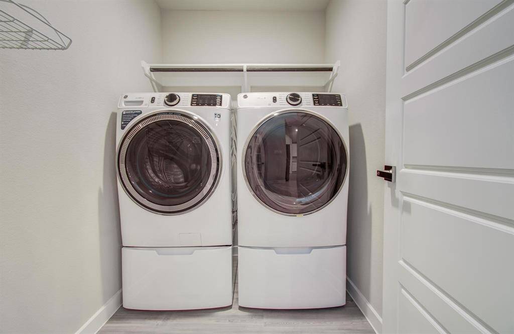 Home comes with washer and dryer!