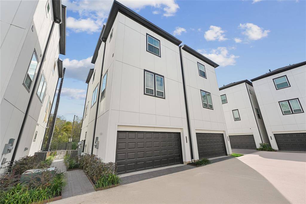 *Not photo of actual home.  Photos are of current Model Home with same floor plan.  Finishes for this home will be Package 8.*