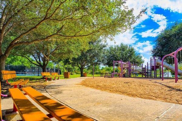Shadow Creek Ranch also has 700 acres of walking trails and tranquil lakes for residents to enjoy on a bright sunny day.