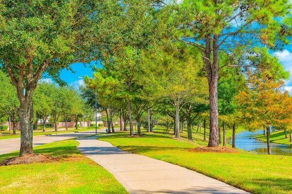 Kids always have a place to play nearby with more than 150 acres devoted to recreational activities including 4 pools and bike trails that connect its 12 playgrounds and recreation centers.
