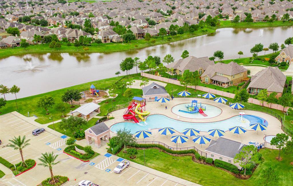 Residents can enjoy a casual walk along the Nature Trail and even bike the entire length of the community without ever crossing a major street.