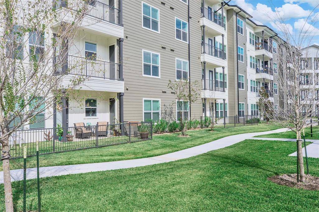 1st floor homes have private yards, ask about available units