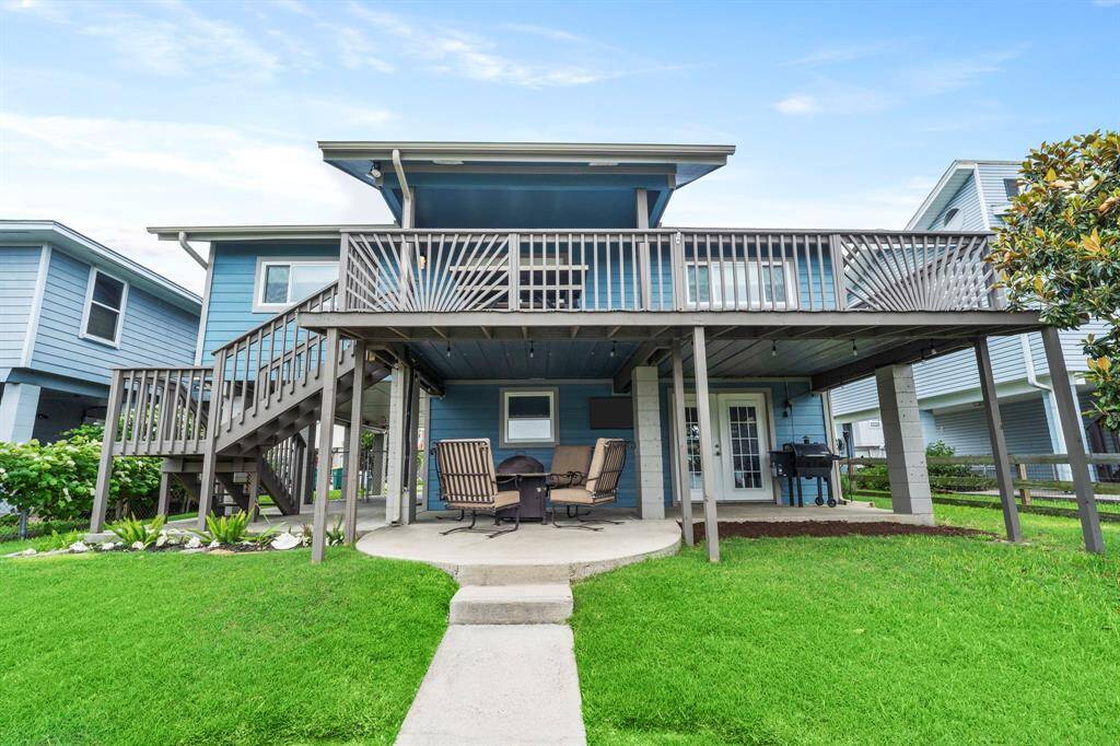 This move-in ready home is your chance to live the waterfront lifestyle.