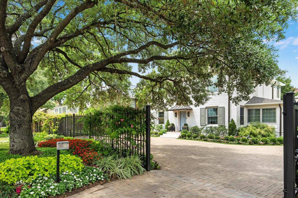 The Best of Both Worlds – Historic Elegance Meets Modern Luxury in River Oaks!