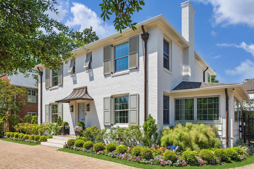 This beautifully updated and expanded charmer effortlessly combines 1930s architectural grace with today’s lifestyle conveniences.