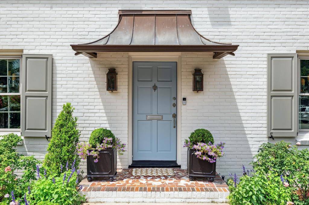 Welcome to 3002 San Felipe St!