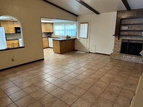 Family Room looking into kitchen.