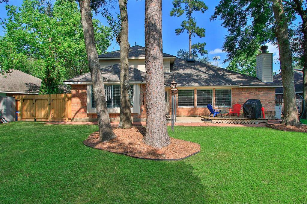 This community is tucked into the desired area of The Woodlands Alden Bridge.