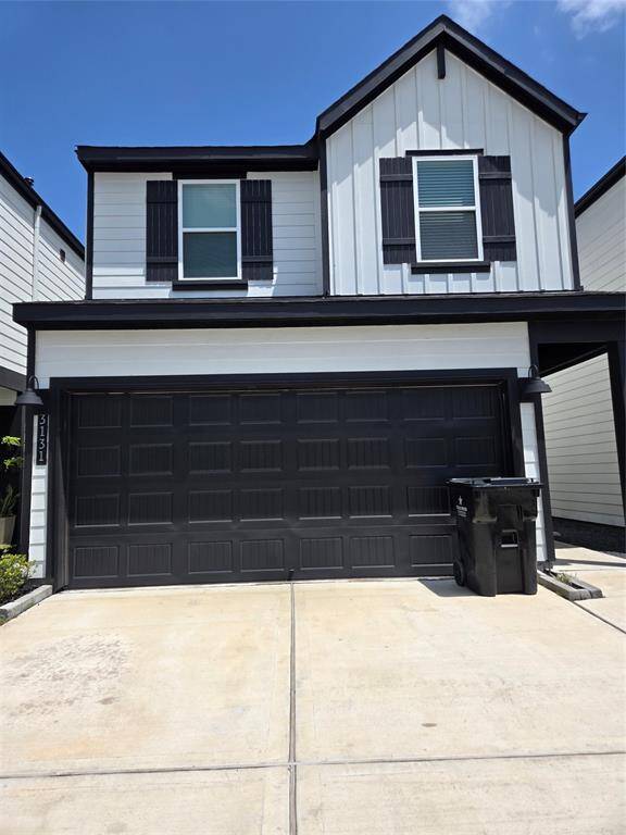 Discover a sleek two-story home in a secure gated community, ideally located near Houston's Medical Center and downtown.
