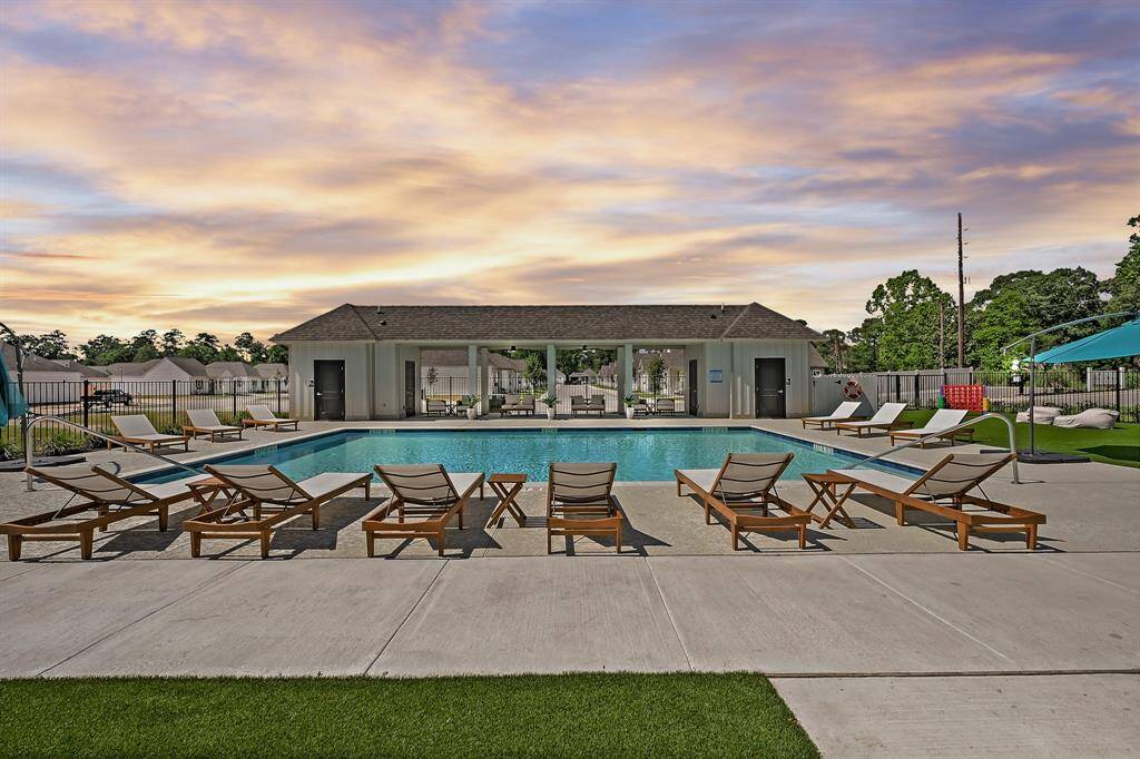 Resort style pool and aminities!