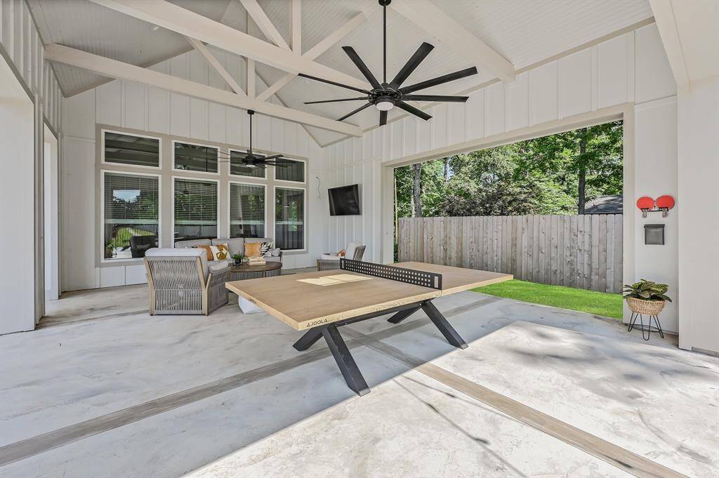 Outside covered area! Plenty of outside seating space and games!