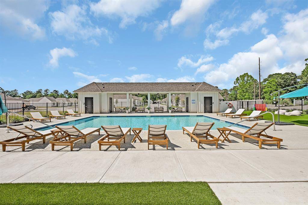 Beautiful resort style pool and amenities!