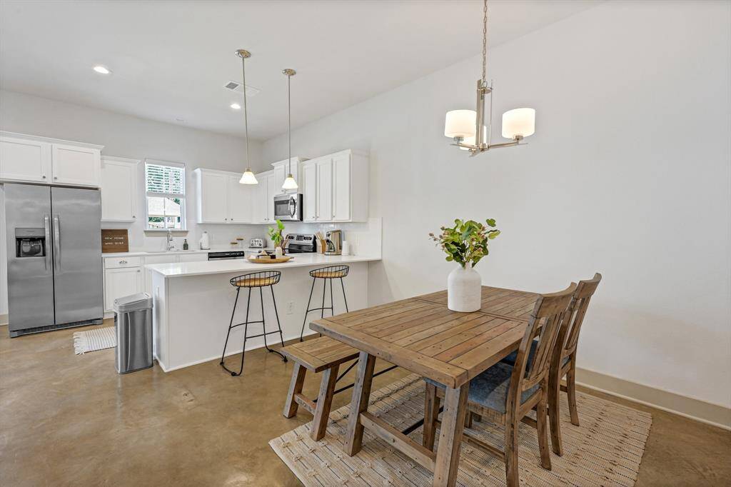 Beautiful kitchen and dining area!Model home.