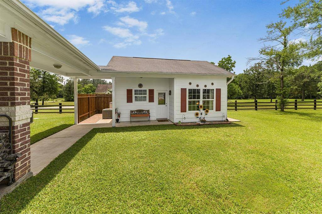 Guest house. Great for extended family or guests when they visit.