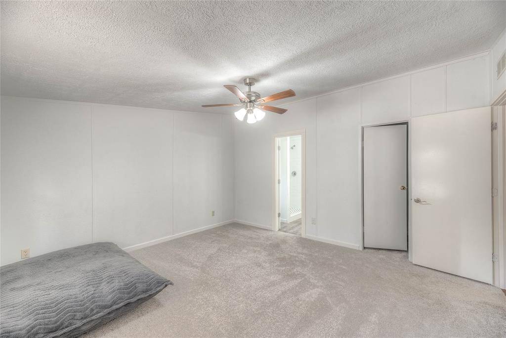 Large bedrooms.