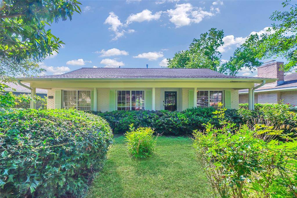 Welcome to 3523 Westridge St. in the popular Medical Center area neighborhood of Woodside. This charming one story traditional ranch style is an ideal candidate for renovation, investment property, or starter home in such a very already rejuvenated neighborhood area.
