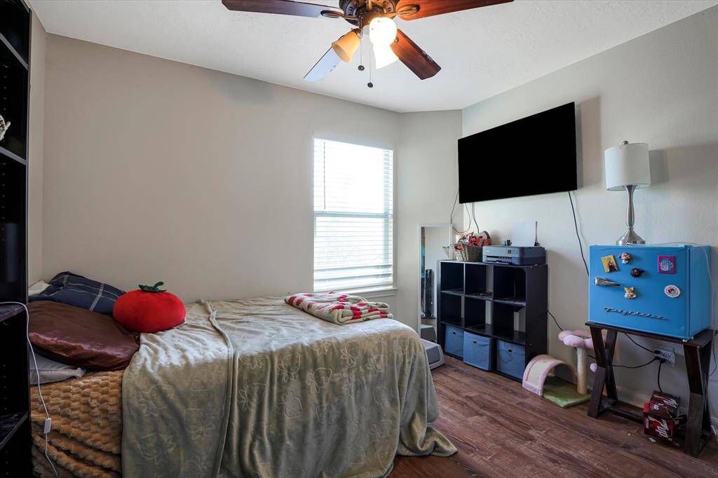 Well-sized bedrooms with ceiling fans and great closet space
