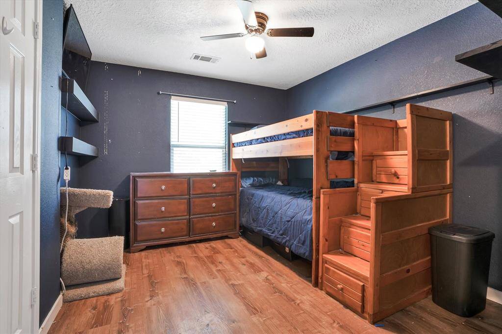 Well-sized bedrooms with ceiling fans and great closet space