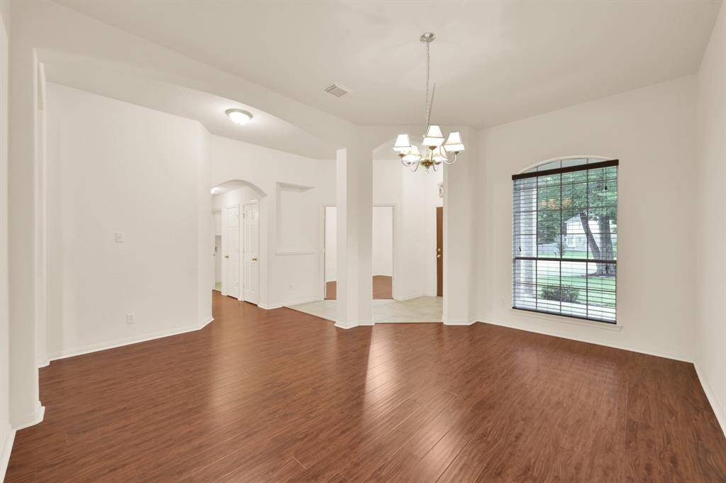 Formal dining room or flex space.
