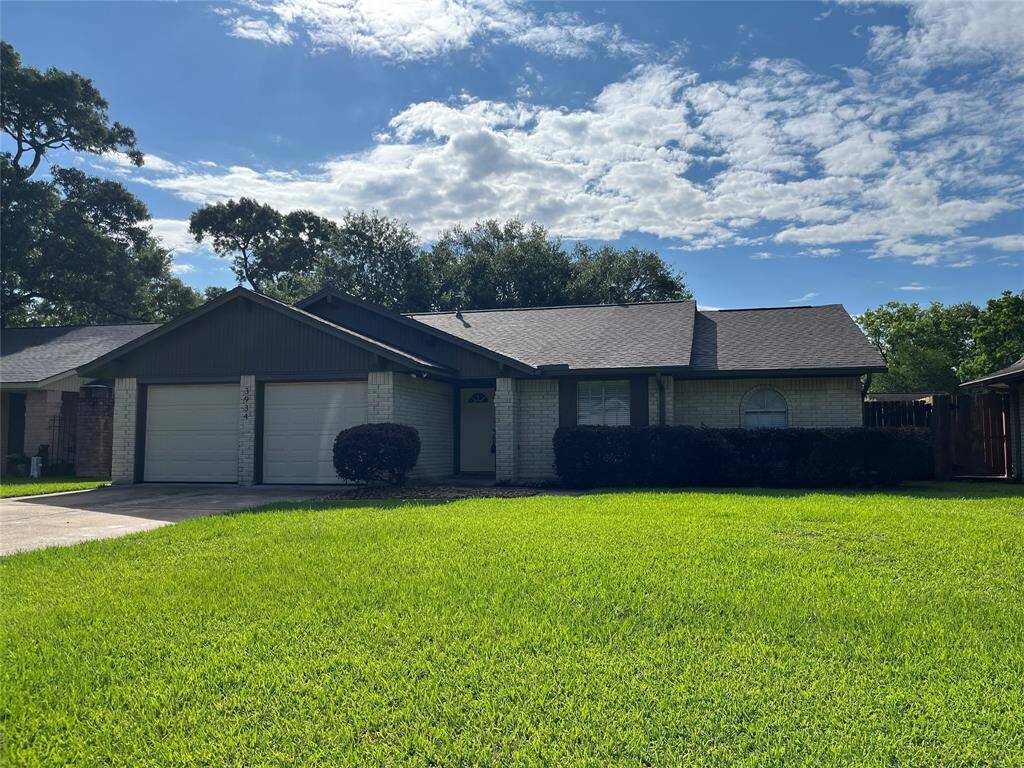 Welcome to 3934 Forest Bluff!