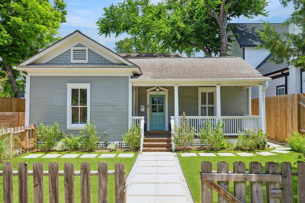 Lovingly updated by the current owners, 406 Archer offers the classic charm of a traditional bungalow while also keeping in mind current-day necessities. Picket fence, front porch and Zoysia grass are only a few of the details that only add to this home's great curb appeal!