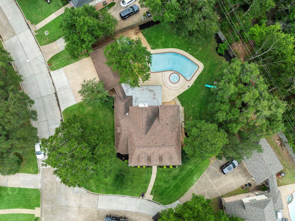 Enormous 1/3rd of an acre private lot with no back neighbors!