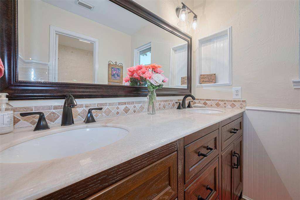 2nd story bathroom