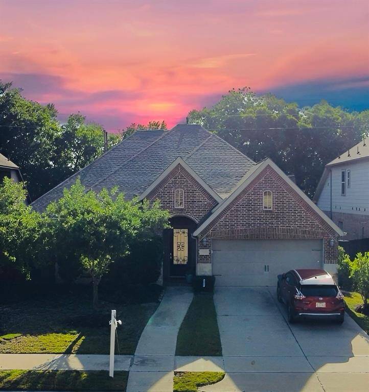 Welcome to 4211 Shays Manor Ln in the master planned community of Harvest Green