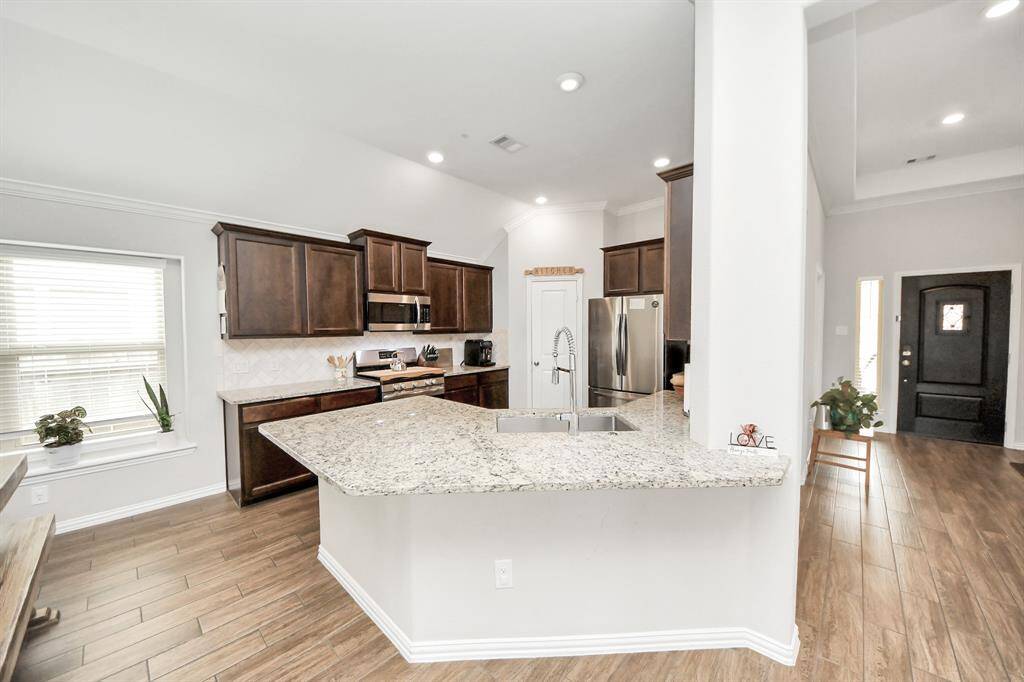 The open concept design allows for entertaining with ease!