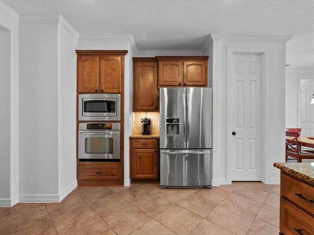 Kitchen - electric oven