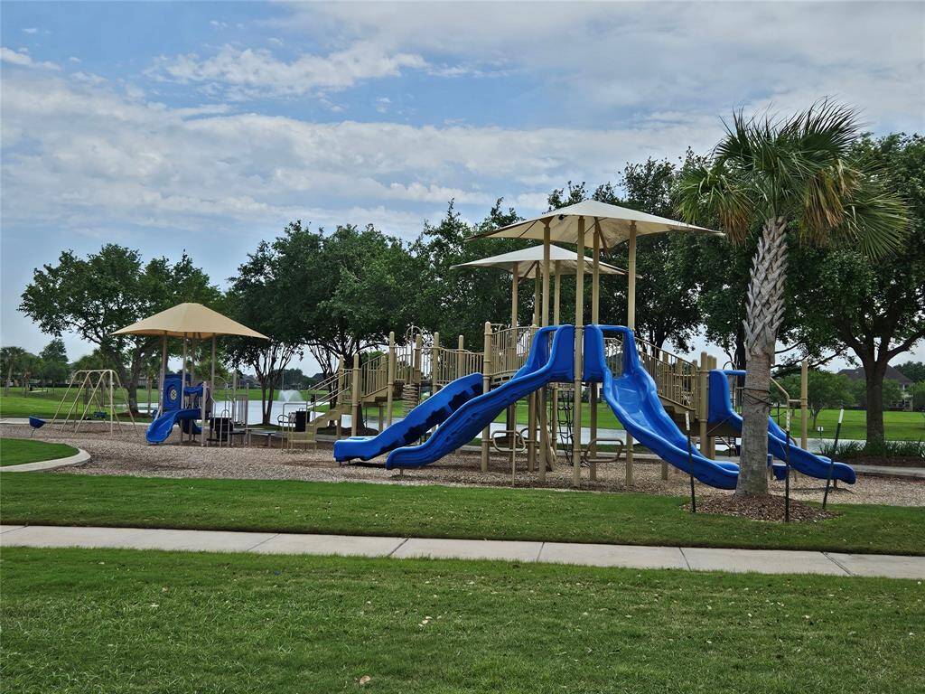 Plenty of room to climb around and have fun at this community park!