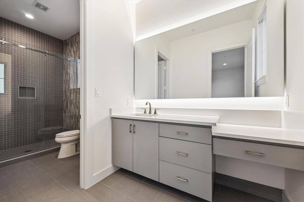 [SECONDARY BATHROOM]