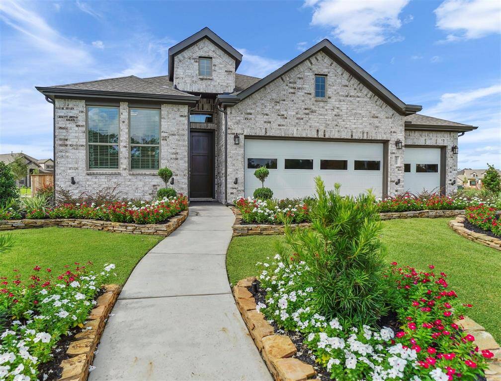 Photos are REPRESENTATIVE of home and are NOT of the actual property. Selections and finishes will vary.