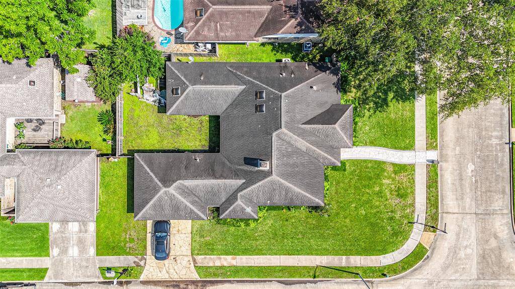 Space to entertain, relax, or garden, lush greenery and room to roam.
