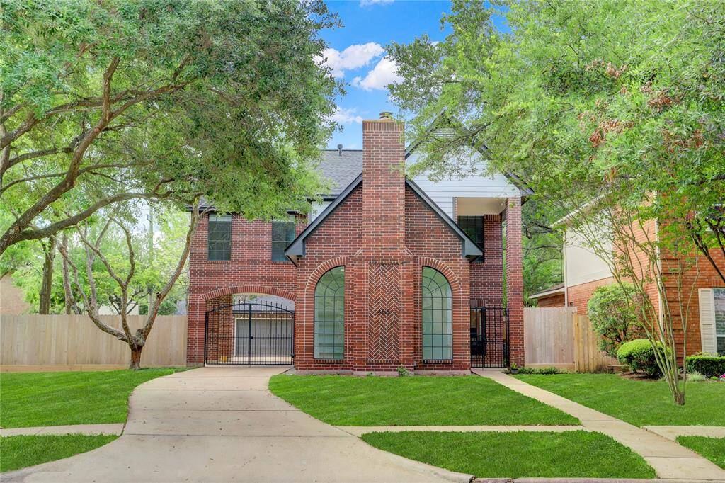 Welcome to your charming and move-in ready Bellaire home on a large lot with fantastic walkability.