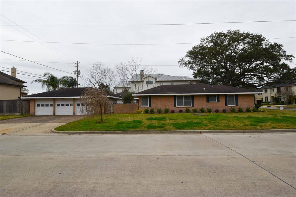 So, what are you waiting for?  Call us today and set an appointment to view this special home just for you!