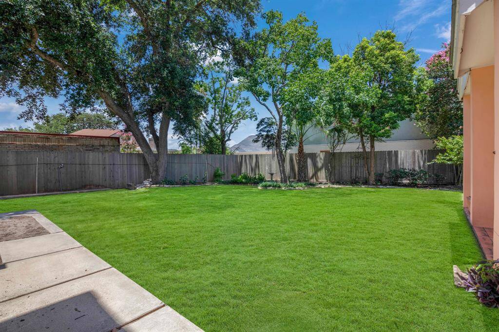 Backyard view from back patio. Plenty of room to expand into an outdoor oasis. Pool, outdoor kitchen or more.