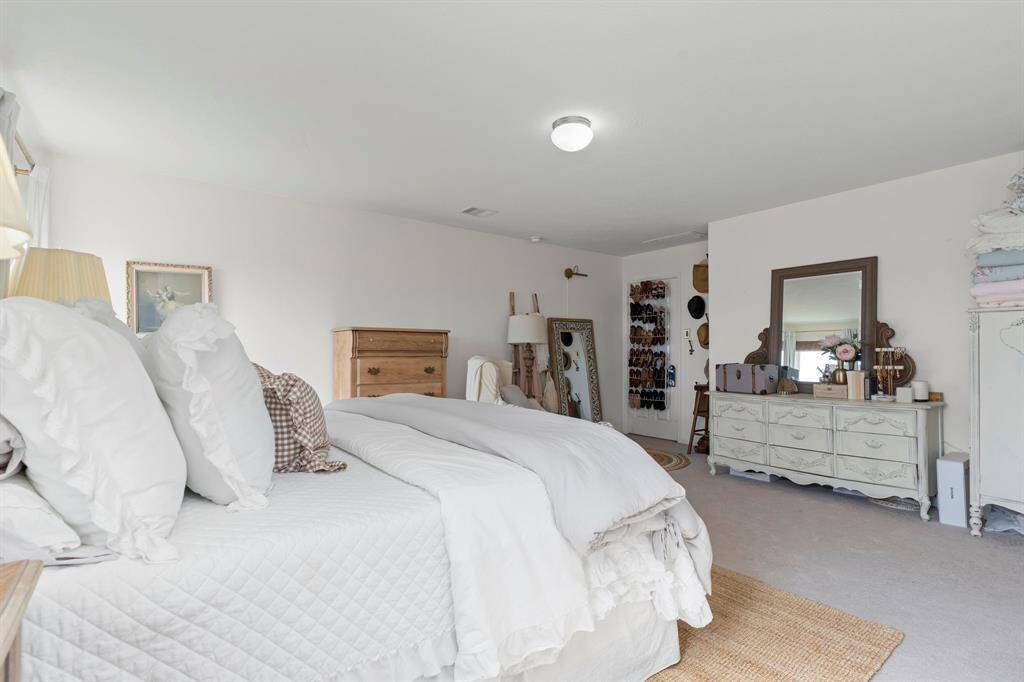 Secondary bedroom