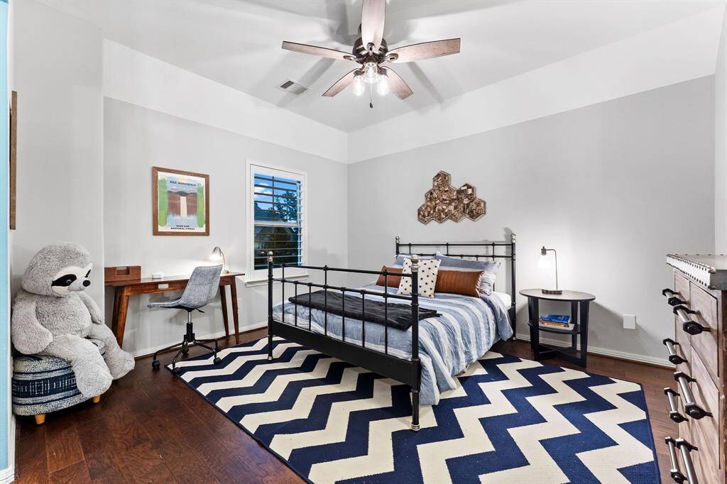 Secondary bedroom with large walk in closet