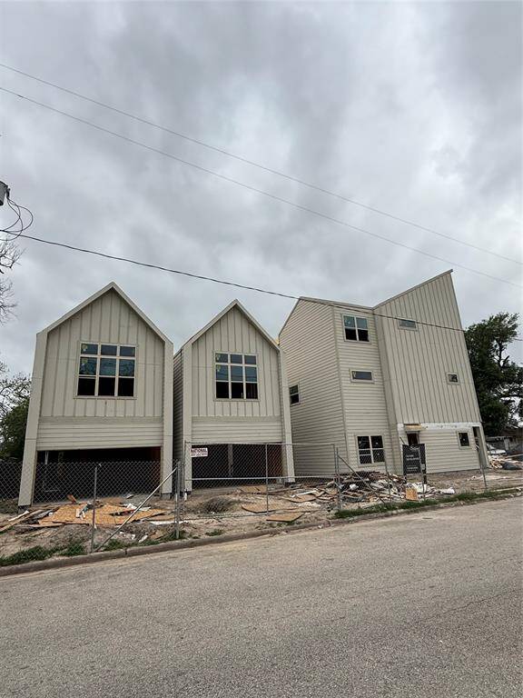 4 new homes around the corner.