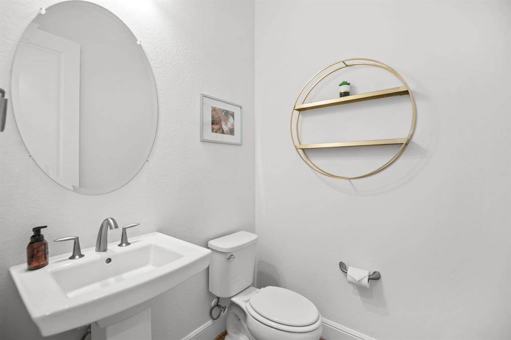 1/2 Bath