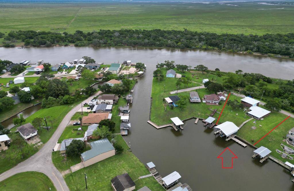Protected area in Bernard Acres just off the San Bernard River. Peaceful living