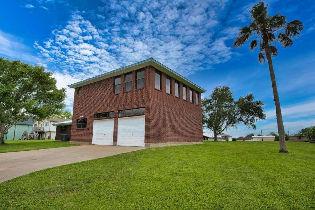 Above the Garage is the Master Suite & Game Room with exceptional views of the River
