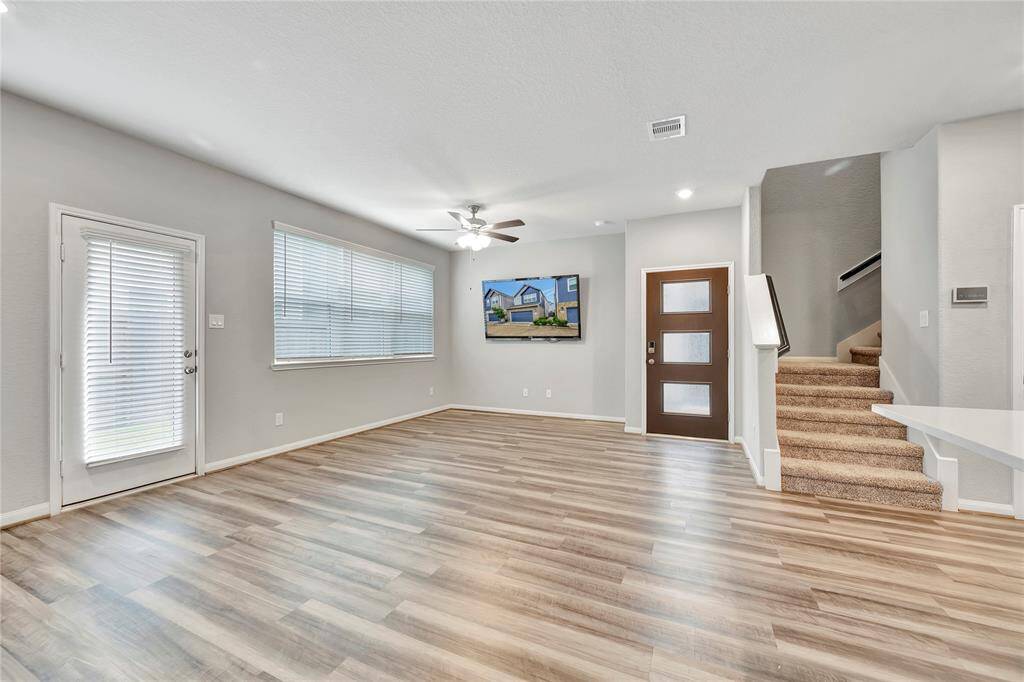 A living room and dining room combination is a great way to create an open, multifunctional space that feels bright, spacious, and inviting.