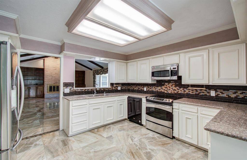 Large Kitchen