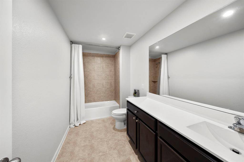 This is the Secondary floor bathroom.