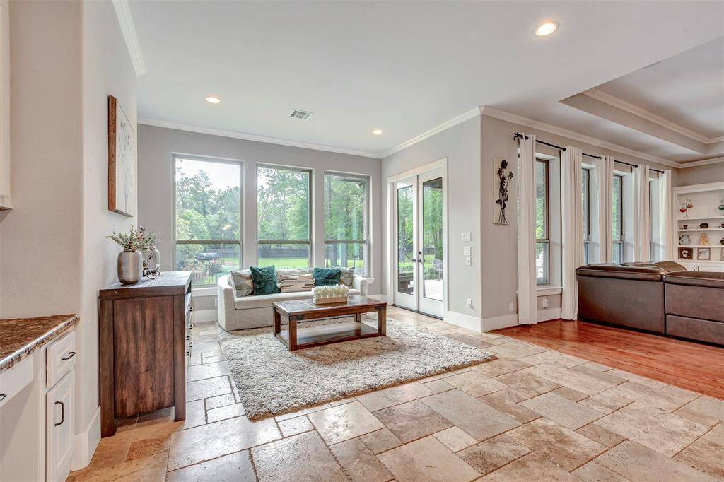 Seating area/breakfast nook with large windows