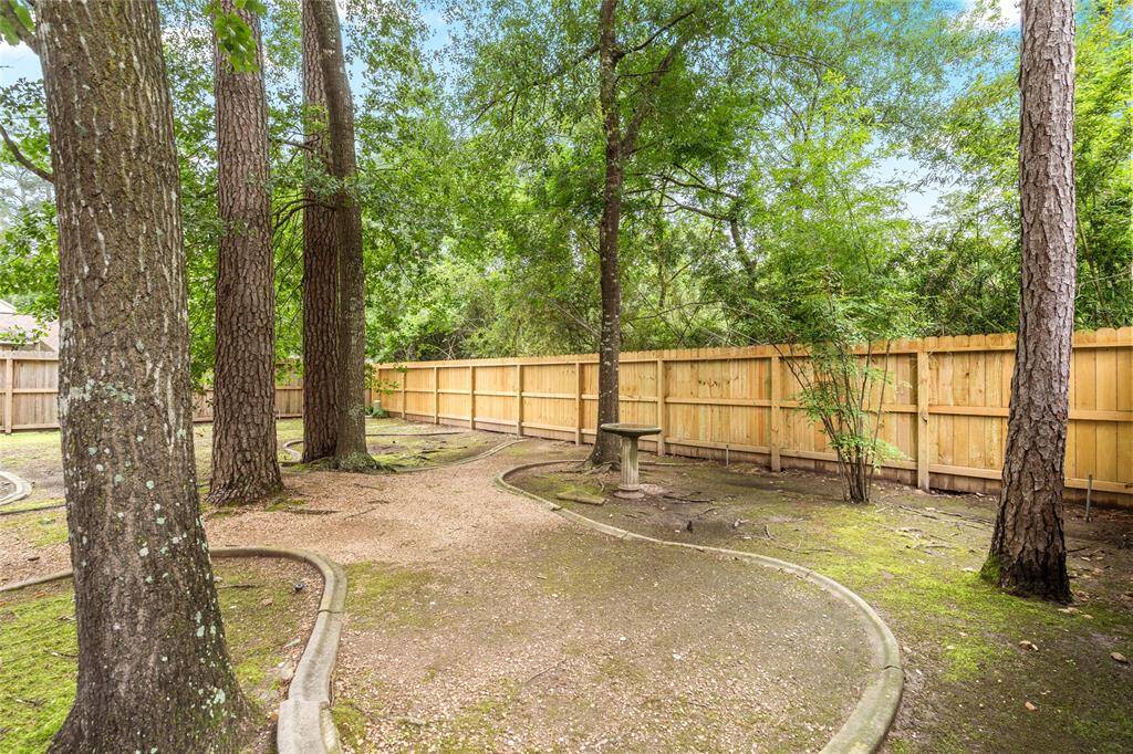 Alternate view of the rear lawn.